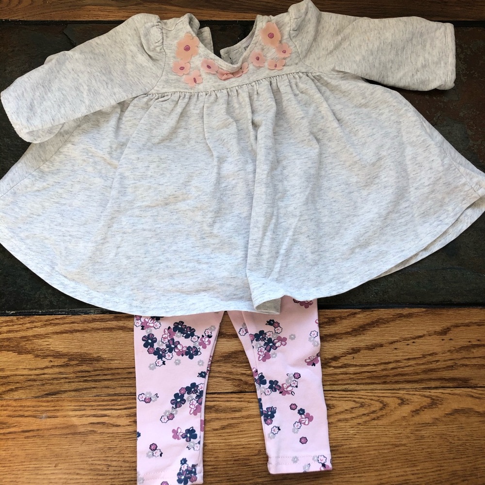 Piper and posie newborn outfit.